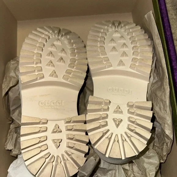 Gucci Cream Slide Sandals - Picture 5 of 7